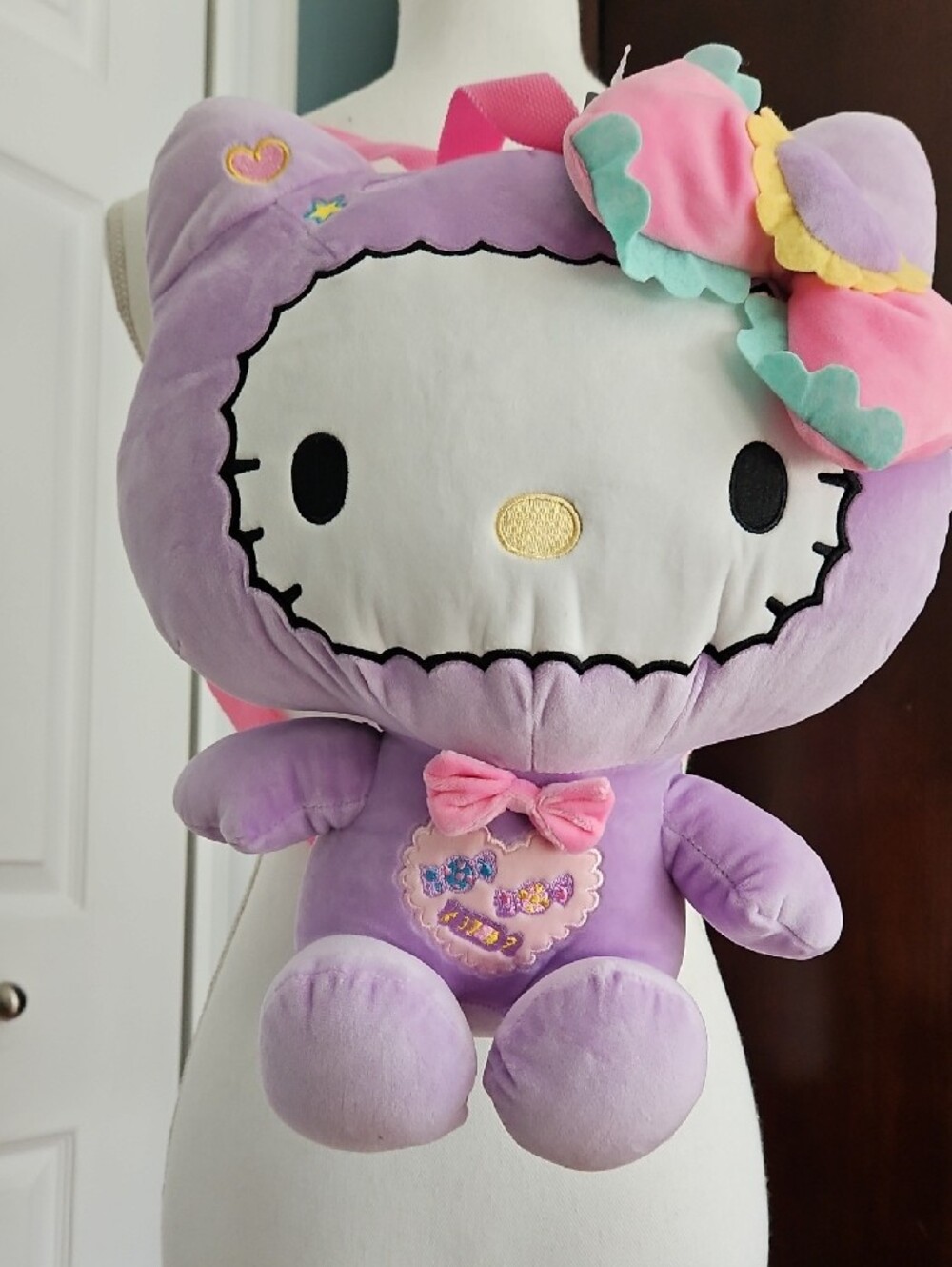 Hello Kitty Plush Backpack - Picture 10 of 12